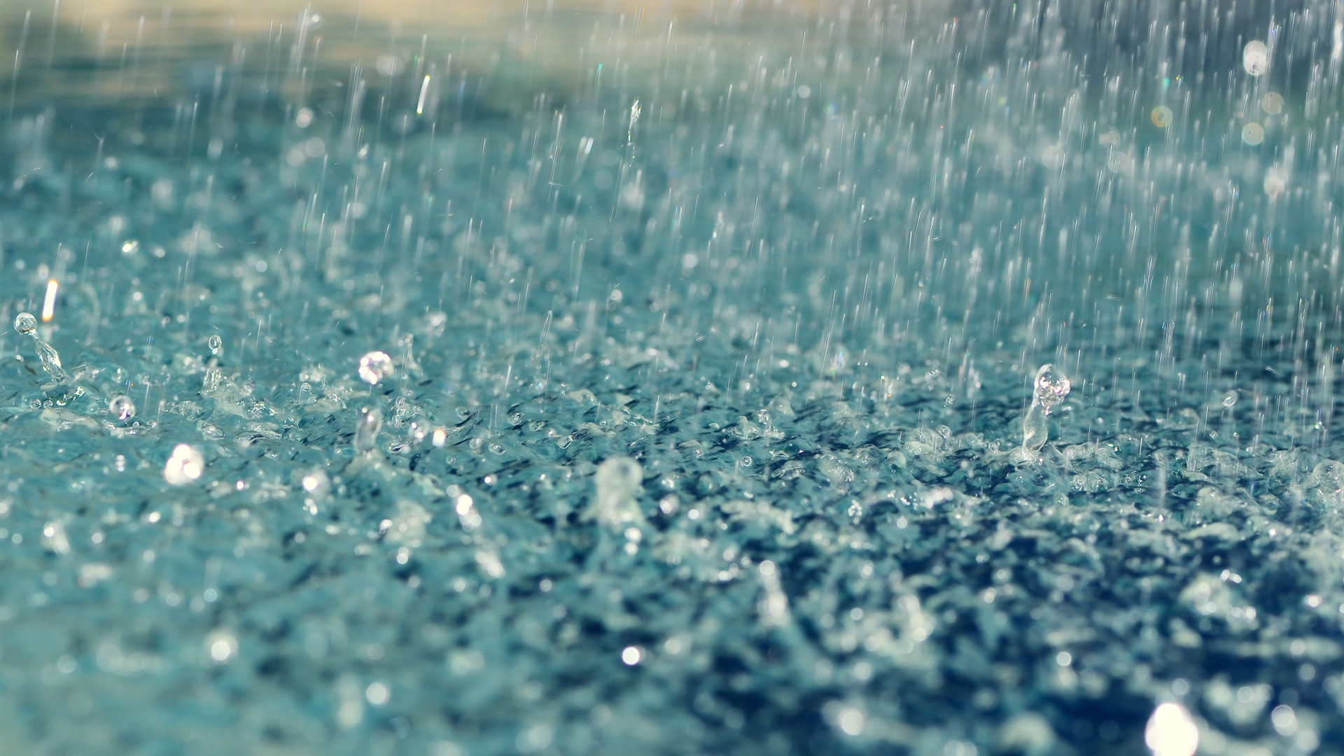Heavy - rain - water - drops_1920x1080.jpg