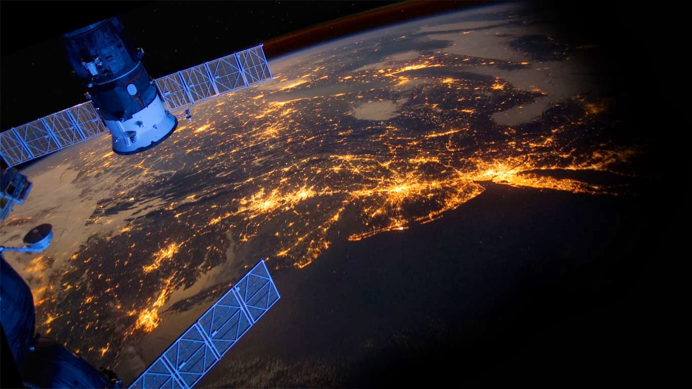 The East Coast of the United States as seen from the International Space Station 20131004.jpg