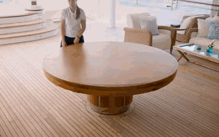 넓이가 변하는 탁자...gif