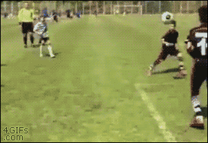 축구좀 하는 어린이.GIF