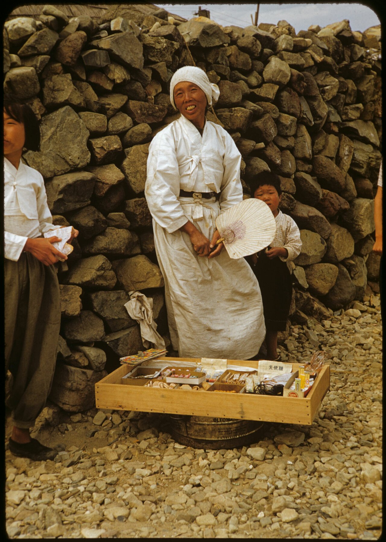 1952년 부산 범일동 시장 컬러사진10.jpg