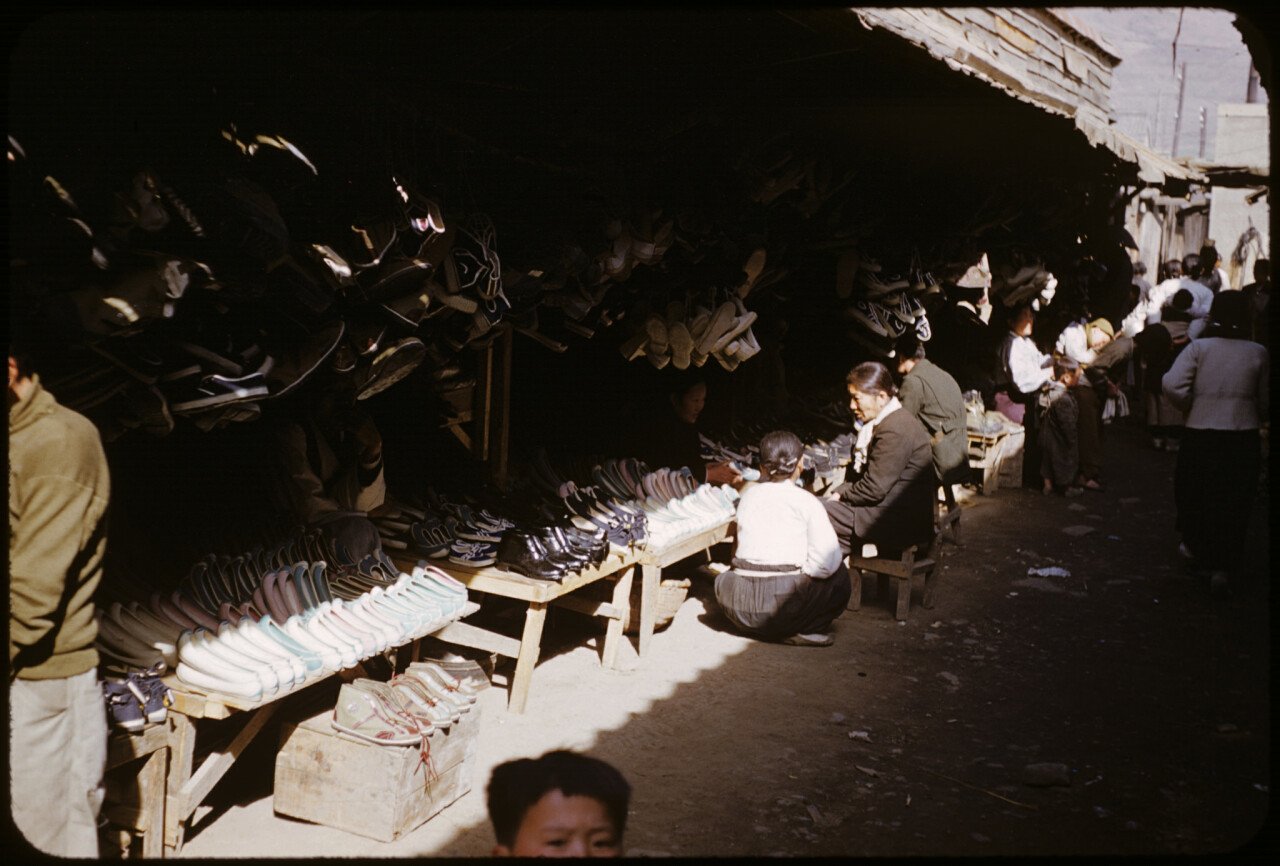 1952년 부산 범일동 시장 컬러사진6.jpg