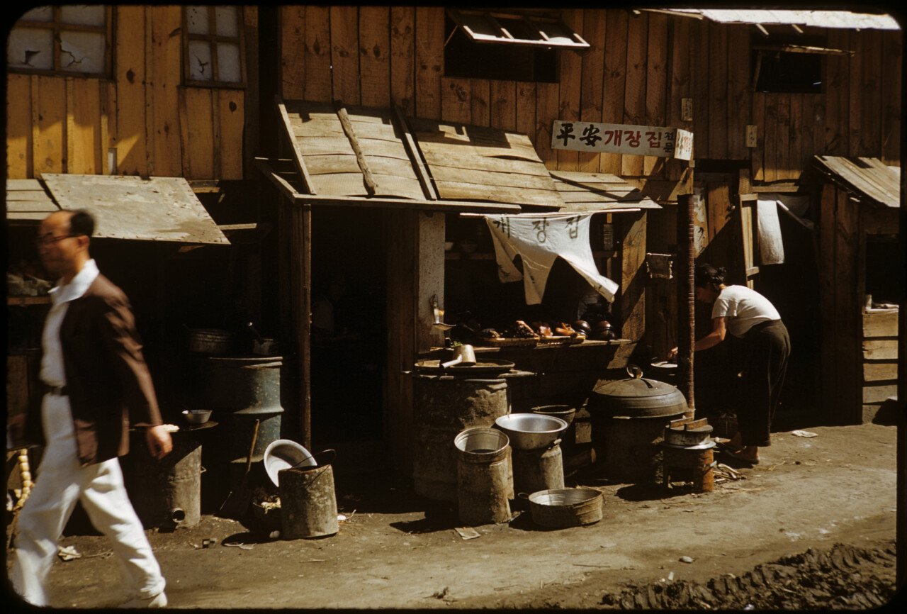 1952년 부산 범일동 시장 컬러사진4.jpg