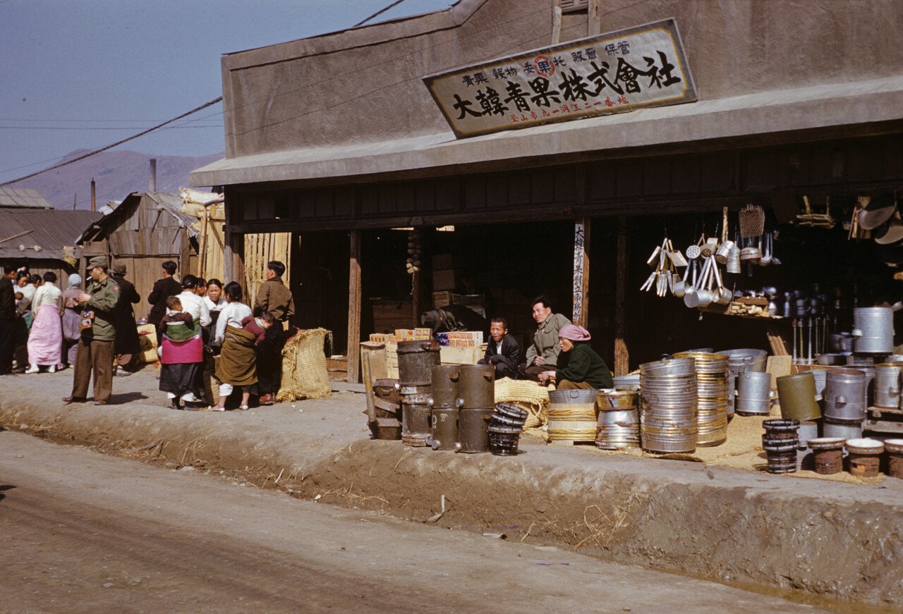 1952년 부산 범일동 시장 컬러사진5.jpg