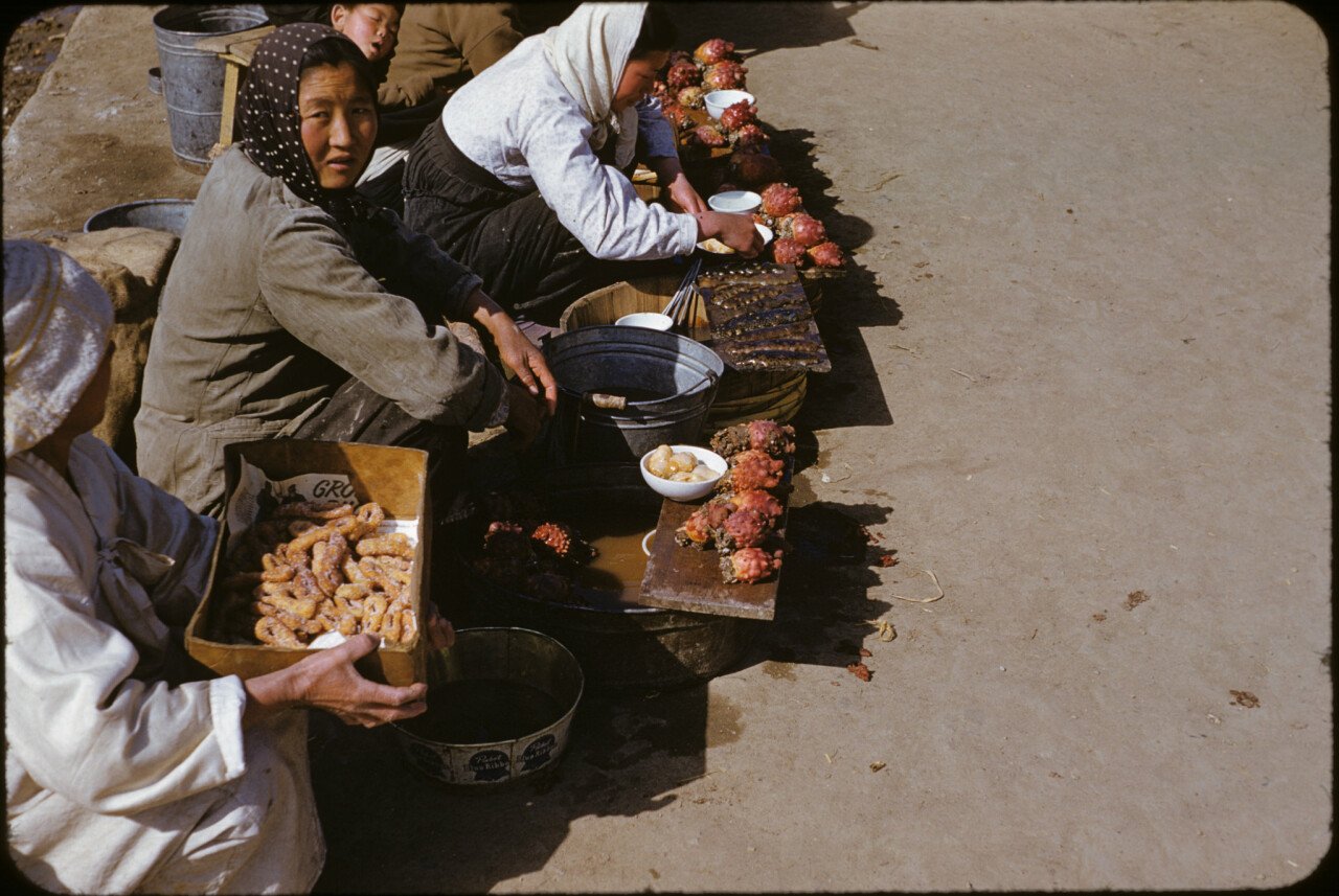 1952년 부산 범일동 시장 컬러사진15.jpg